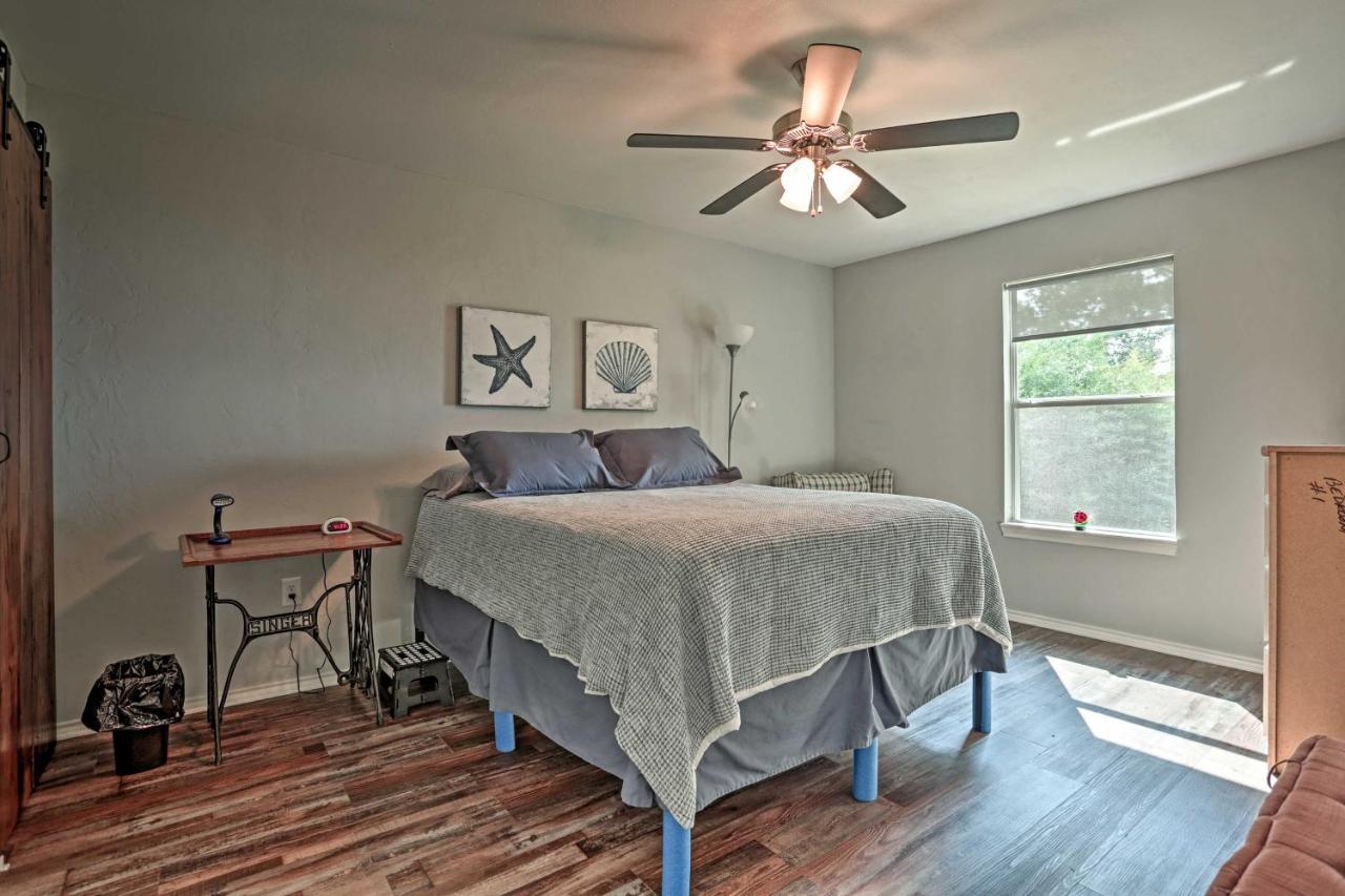 Relaxing Texas Getaway, 1 Mile To Boat Ramp! Villa Jefferson Bagian luar foto